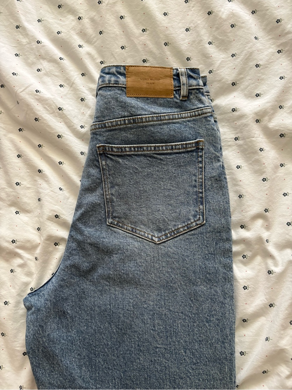 Vera Moda High Rise Mom jeans - Picture 1 of 4